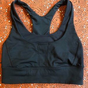 Lululemon size 8 black energy bra w/ pockets, GUC